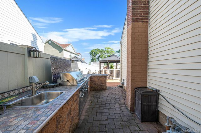 403 Brookside Court, Copiague, NY 11726