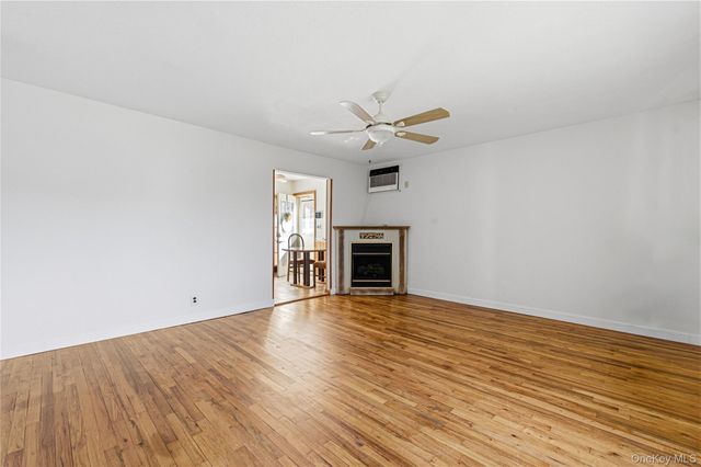 403 Brookside Court, Copiague, NY 11726