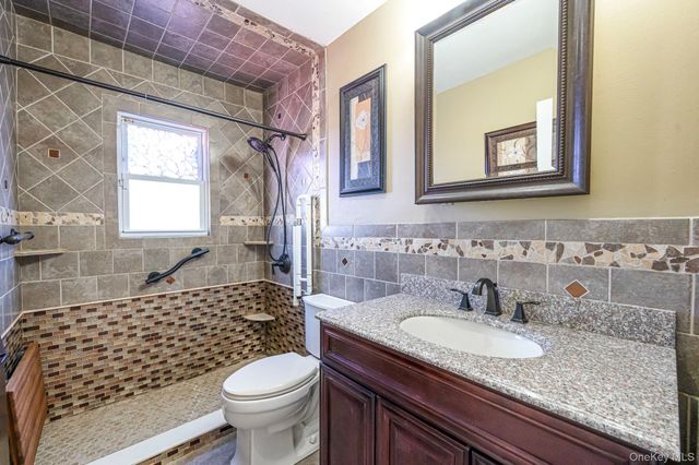 403 Brookside Court, Copiague, NY 11726