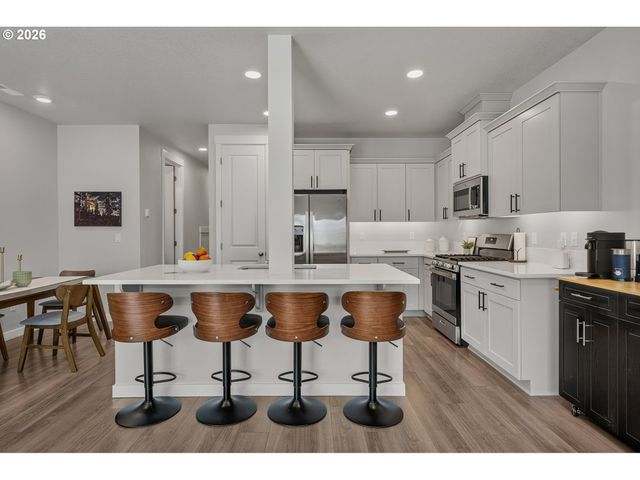 3131 S LINDEN St, Cornelius, OR 97113