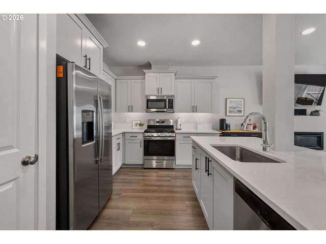 3131 S LINDEN St, Cornelius, OR 97113
