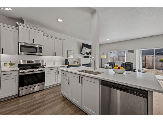 3131 S LINDEN St, Cornelius, OR 97113