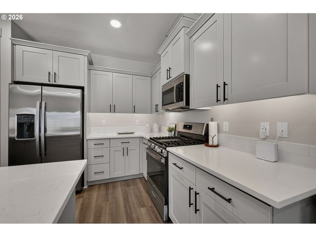 3131 S LINDEN St, Cornelius, OR 97113