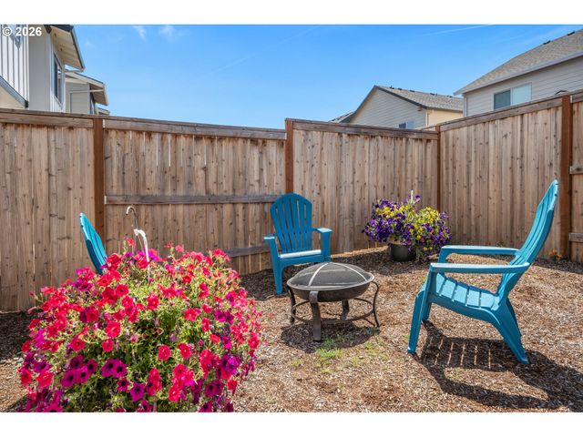 3131 S LINDEN St, Cornelius, OR 97113