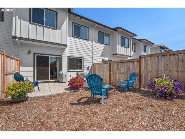3131 S LINDEN St, Cornelius, OR 97113