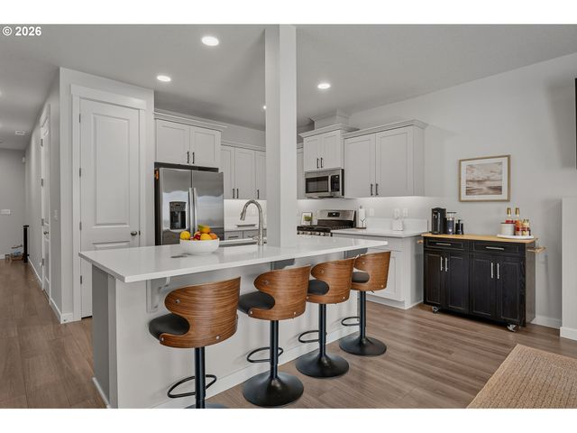 3131 S LINDEN St, Cornelius, OR 97113