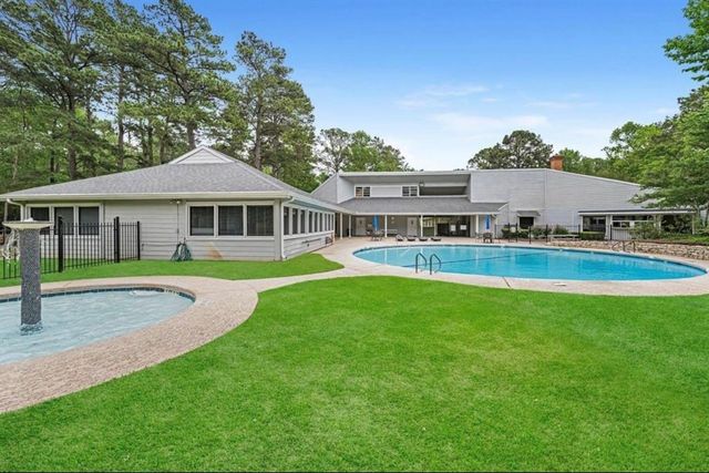 7 S Royale Greens Drive, Coldspring, TX 77331