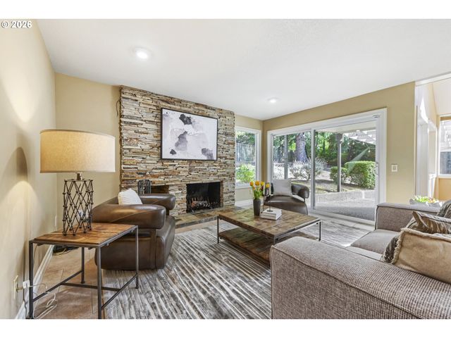 14232 MEADOW GRASS St, Lake Oswego, OR 97035