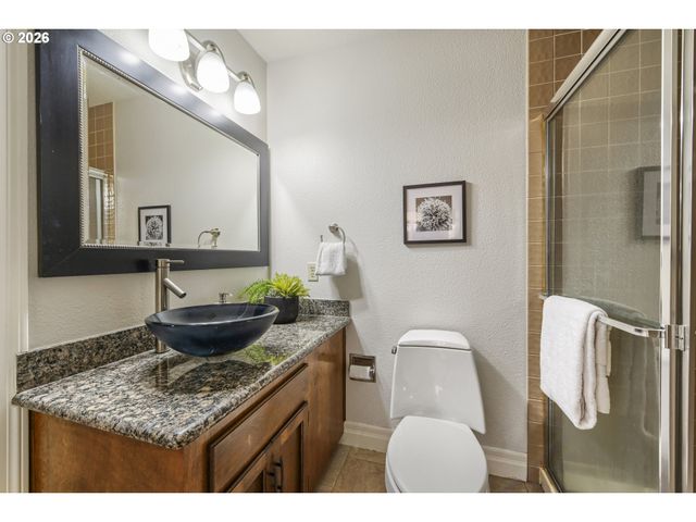 14232 MEADOW GRASS St, Lake Oswego, OR 97035