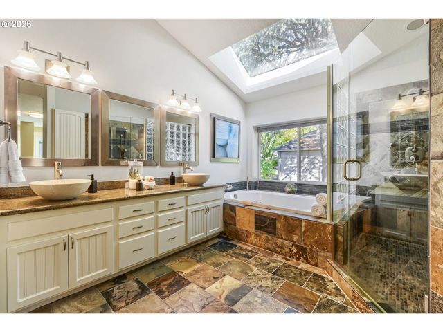 14232 MEADOW GRASS St, Lake Oswego, OR 97035