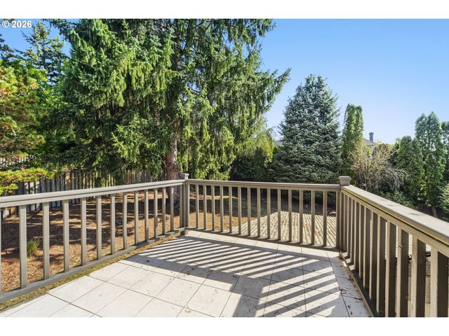 14232 MEADOW GRASS St, Lake Oswego, OR 97035