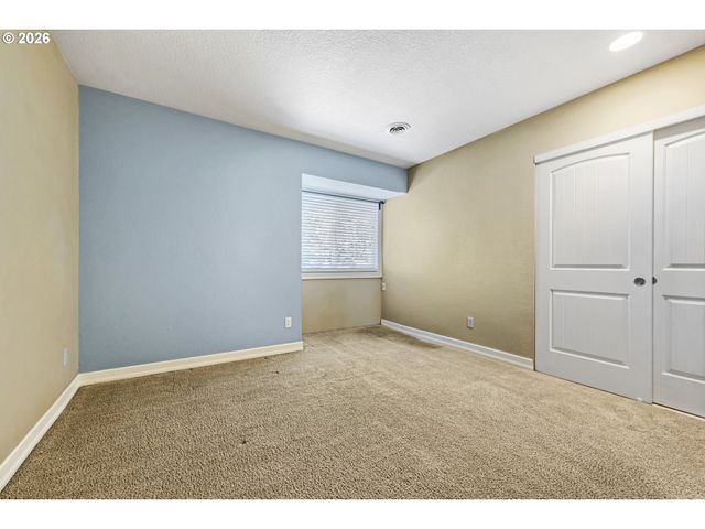 14232 MEADOW GRASS St, Lake Oswego, OR 97035