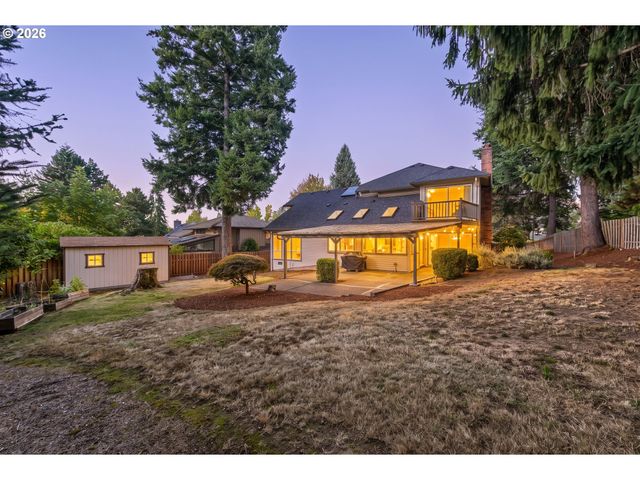 14232 MEADOW GRASS St, Lake Oswego, OR 97035