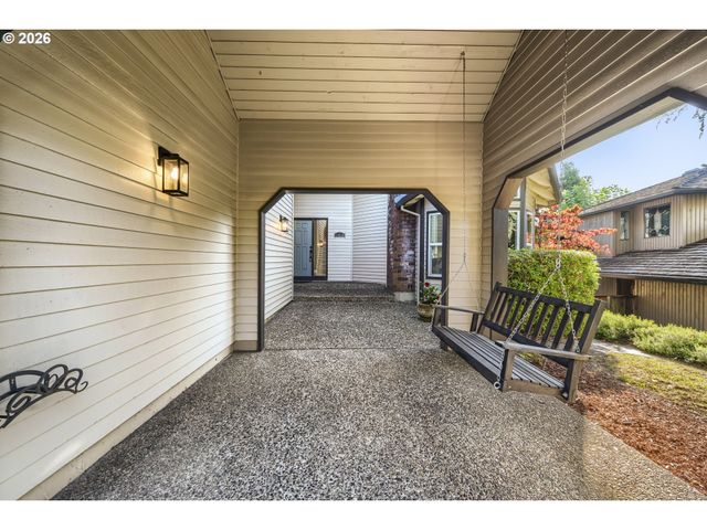 14232 MEADOW GRASS St, Lake Oswego, OR 97035