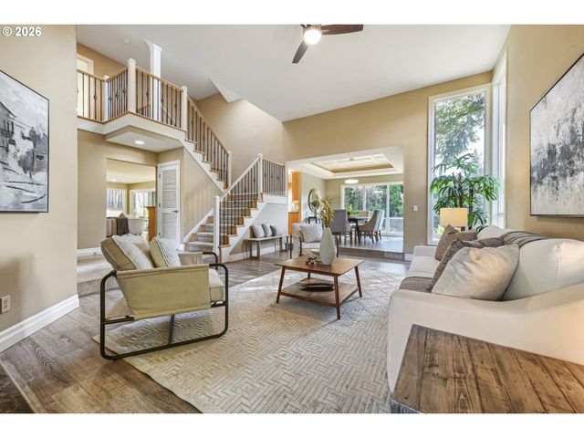 14232 MEADOW GRASS St, Lake Oswego, OR 97035
