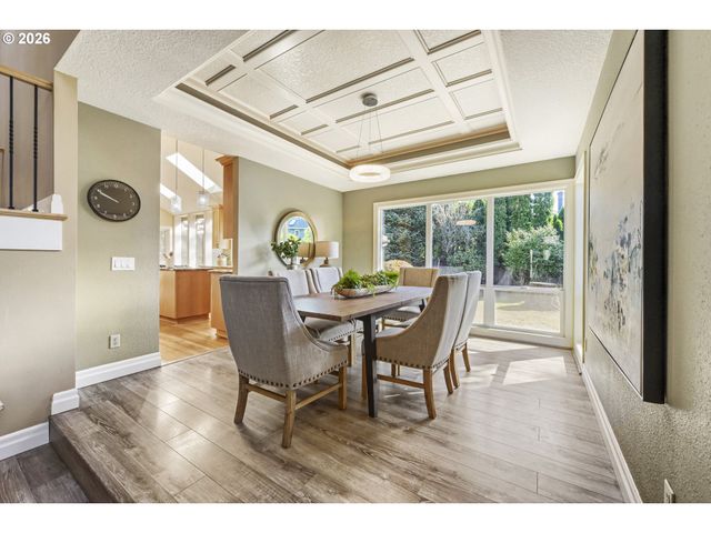 14232 MEADOW GRASS St, Lake Oswego, OR 97035