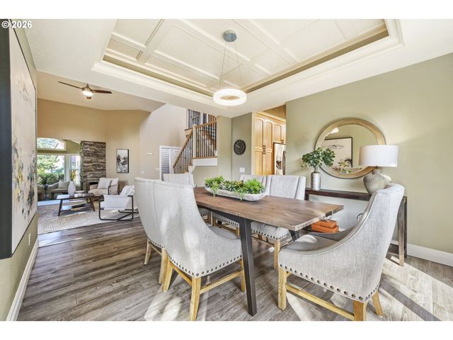 14232 MEADOW GRASS St, Lake Oswego, OR 97035