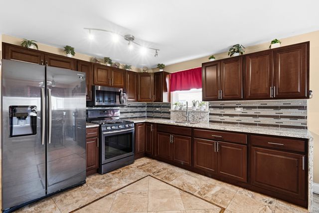 287 Bensley Avenue, Calumet City, IL 60409
