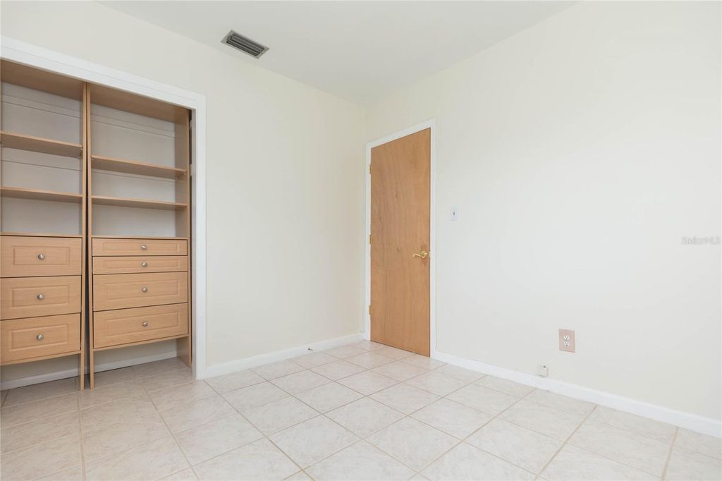 Image 12 of property listing at 4524 PICADILLY STREET, Tampa, FL 33634