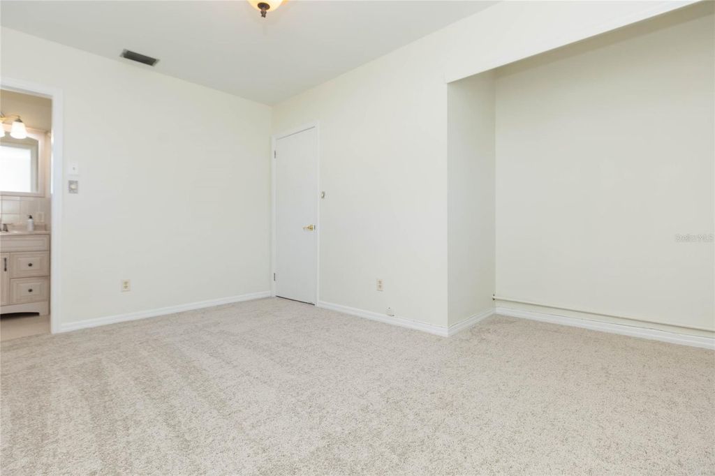 Image 18 of property listing at 4524 PICADILLY STREET, Tampa, FL 33634