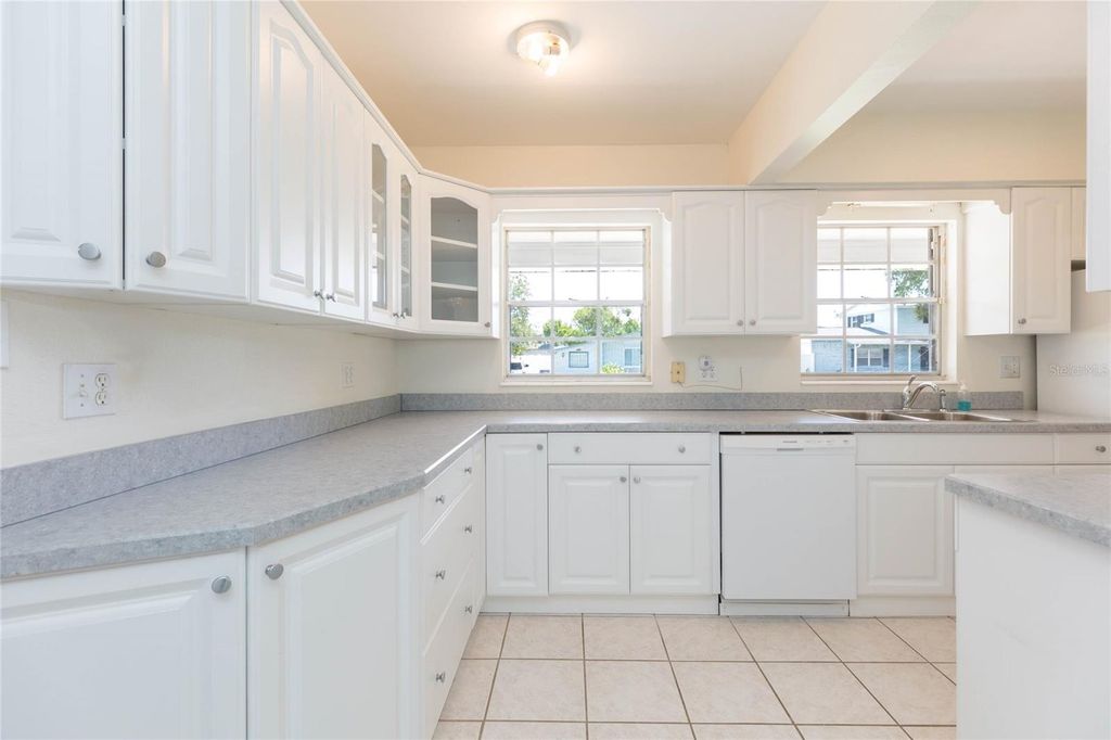 Image 4 of property listing at 4524 PICADILLY STREET, Tampa, FL 33634