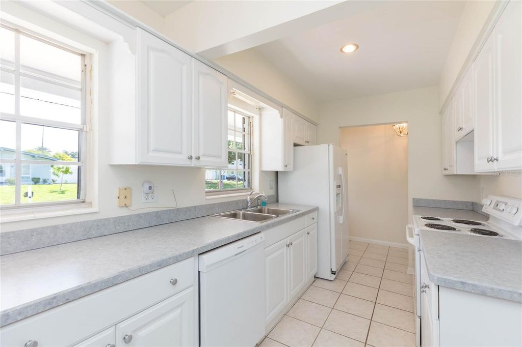 Image 5 of property listing at 4524 PICADILLY STREET, Tampa, FL 33634