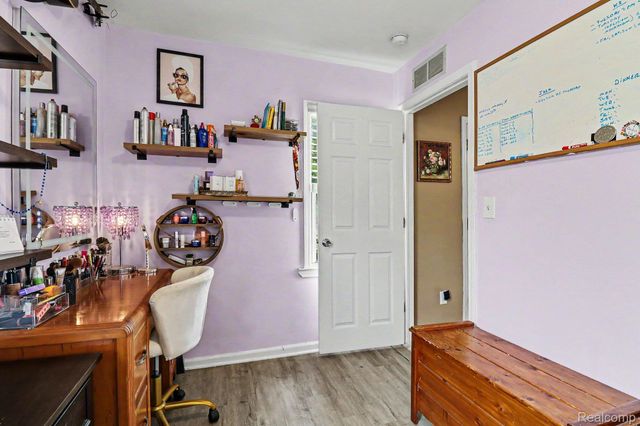 27311 Ridgewood Street, Roseville, MI 48066