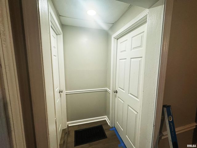 409 W MONROE Street, Herrin, IL 62948