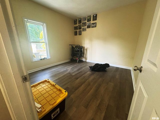 409 W MONROE Street, Herrin, IL 62948