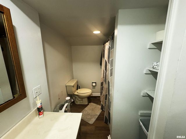 409 W MONROE Street, Herrin, IL 62948