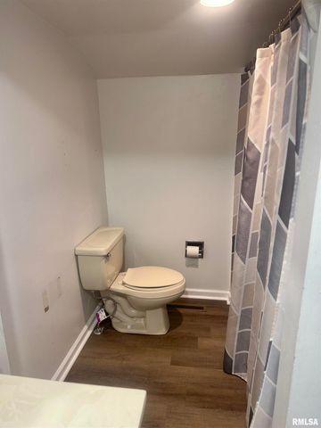 409 W MONROE Street, Herrin, IL 62948