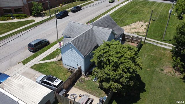 409 W MONROE Street, Herrin, IL 62948