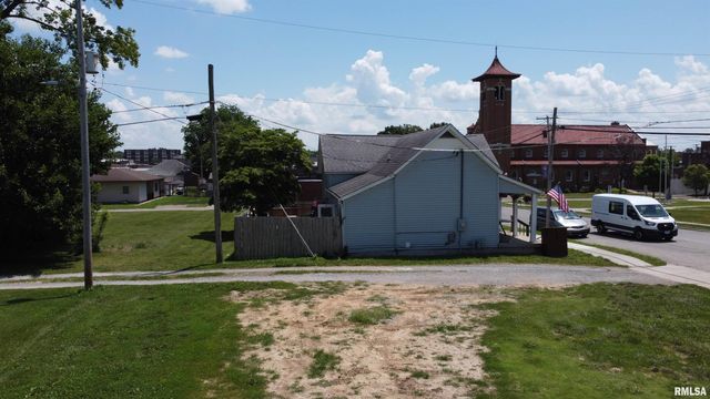 409 W MONROE Street, Herrin, IL 62948