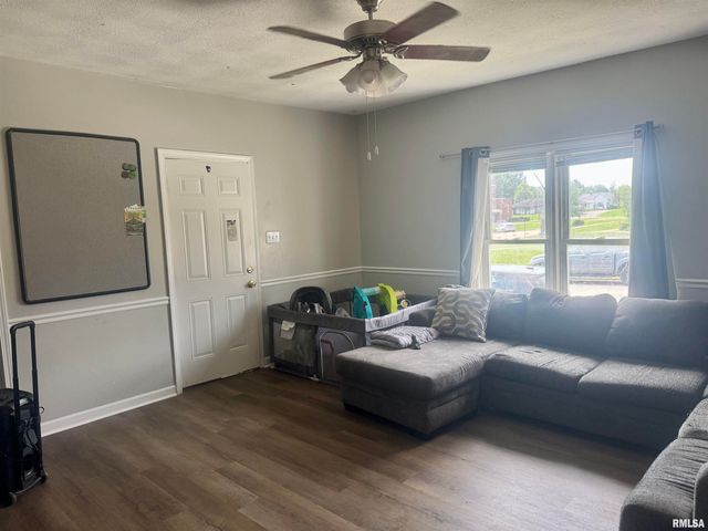 409 W MONROE Street, Herrin, IL 62948