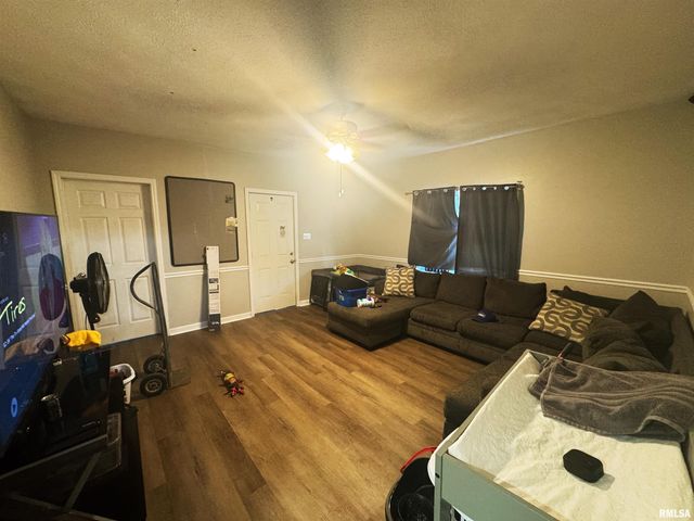 409 W MONROE Street, Herrin, IL 62948