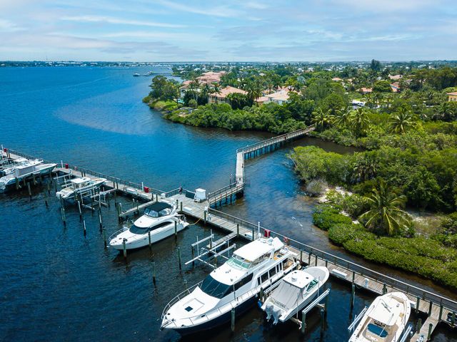 771 SW Pebble Lane, Palm City, FL 34990