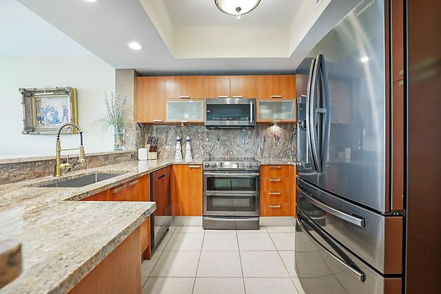 2640 Lake Shore Drive 1416, Riviera Beach, FL 33404