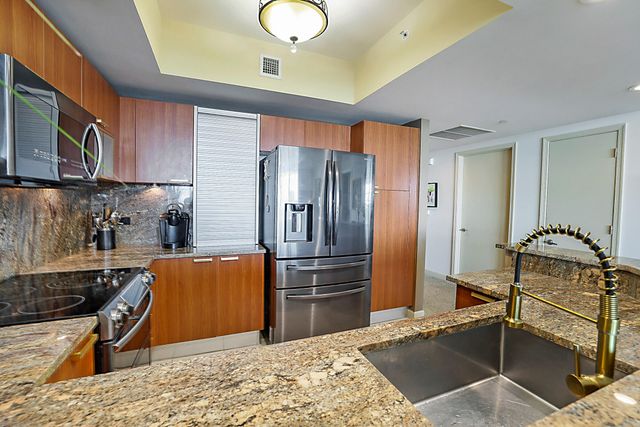 2640 Lake Shore Drive 1416, Riviera Beach, FL 33404