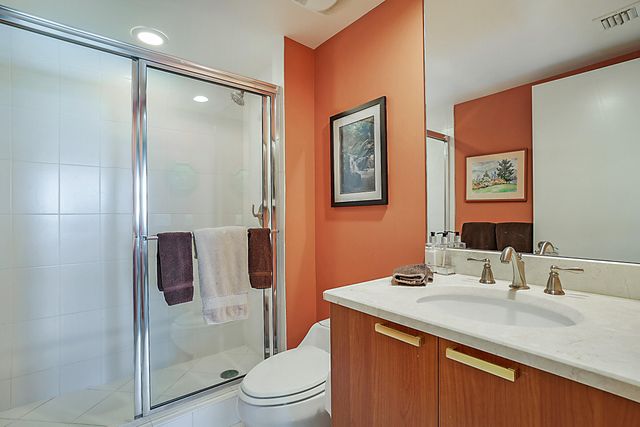 2640 Lake Shore Drive 1416, Riviera Beach, FL 33404