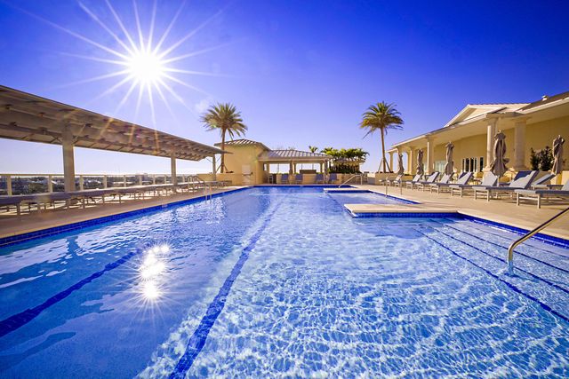 2640 Lake Shore Drive 1416, Riviera Beach, FL 33404