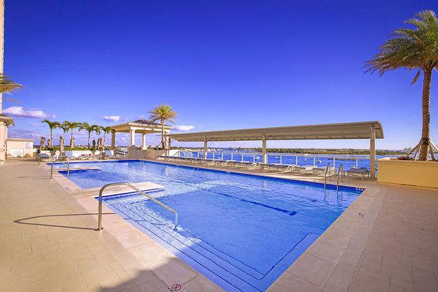 2640 Lake Shore Drive 1416, Riviera Beach, FL 33404