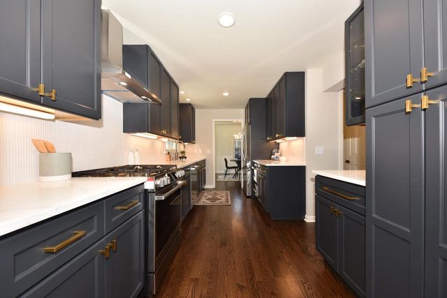 2545 Swan BOULEVARD, Wauwatosa, WI 53226