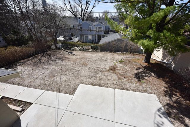 2545 Swan BOULEVARD, Wauwatosa, WI 53226