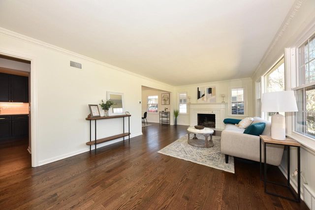 2545 Swan BOULEVARD, Wauwatosa, WI 53226