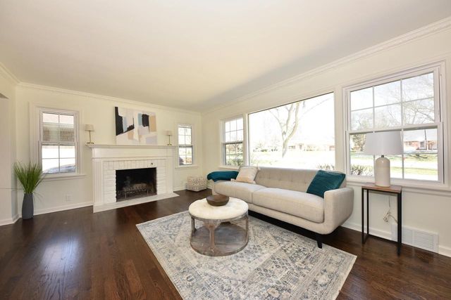 2545 Swan BOULEVARD, Wauwatosa, WI 53226