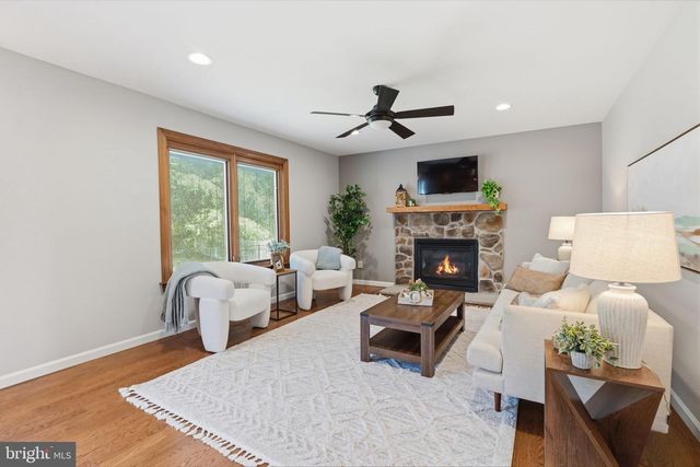 4254 MIA LN, Doylestown, PA 18902