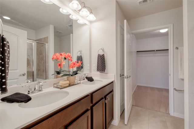 515 Hereford LN, Georgetown, TX 78633