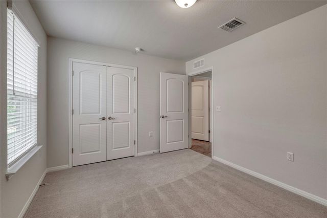 515 Hereford LN, Georgetown, TX 78633