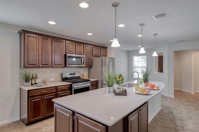 515 Hereford LN, Georgetown, TX 78633