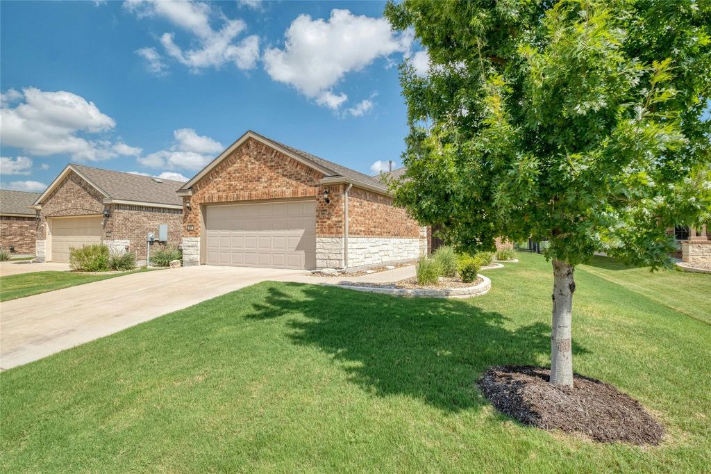 515 Hereford LN, Georgetown, TX 78633